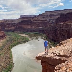 Meet your Posher, Brett